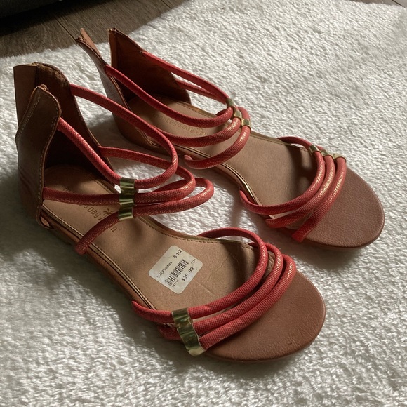 ☀️Coral Gladiator Style Sandals☀️ - Picture 2 of 2